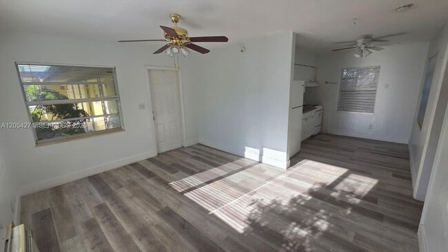 Photo - 808 NE 10th St Unit 3