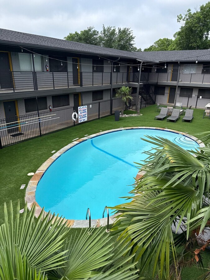 Photo - 412 Summit Ave Unidad 110