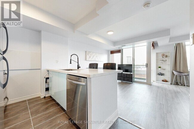 Photo - 39 Parliament St Unit 1205