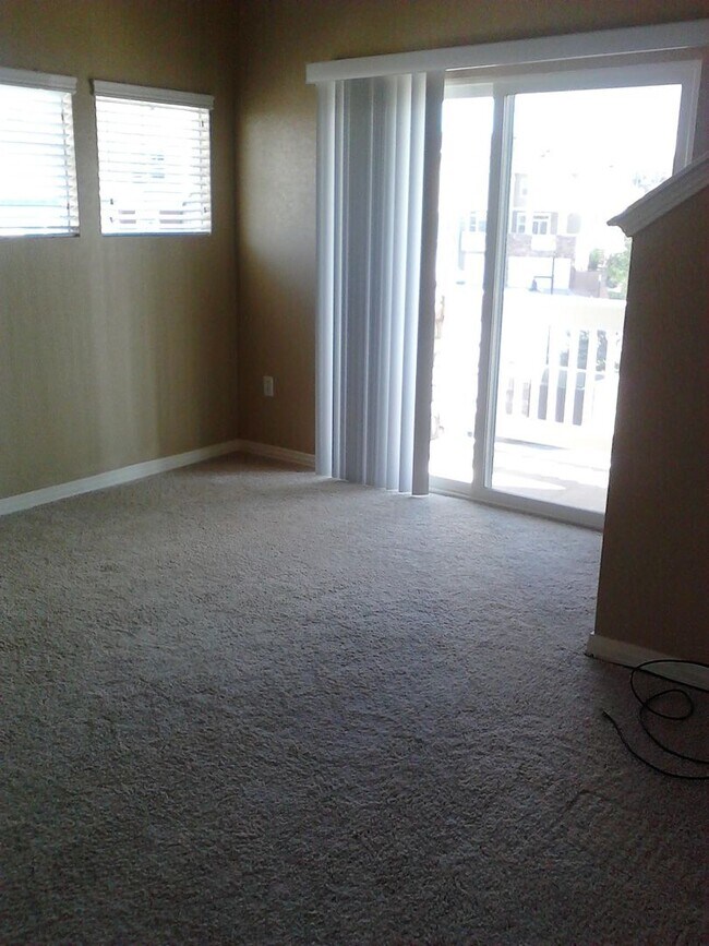 Photo - Fantastic!  Light and Bright!  1 bed + loft - 1 bath