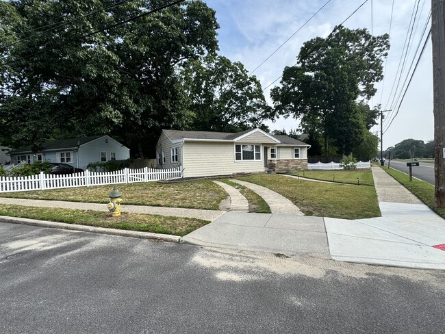 Photo - 201 Ridgewood Dr