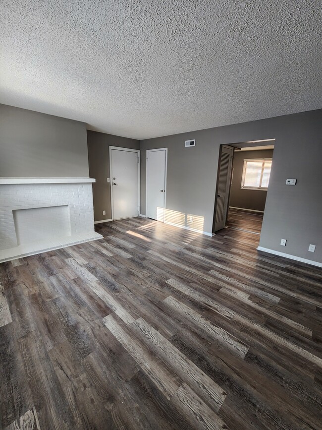 Building Photo - 4130 Baldwin Ave Unit 3