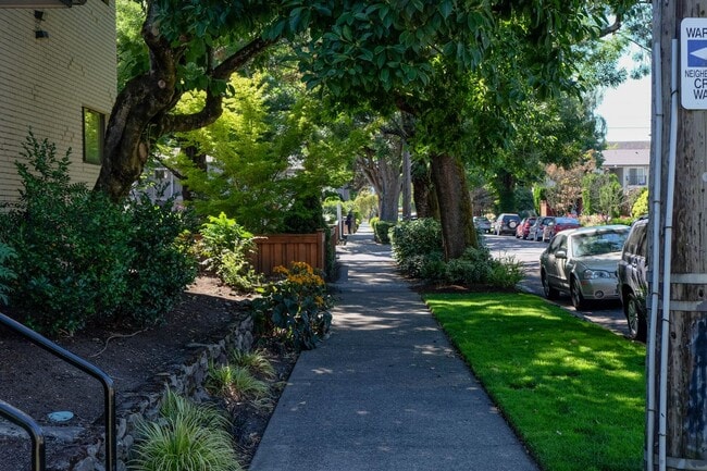 Photo - Stylish Two-Bedroom in the Heart of Irving... Unit CI1919