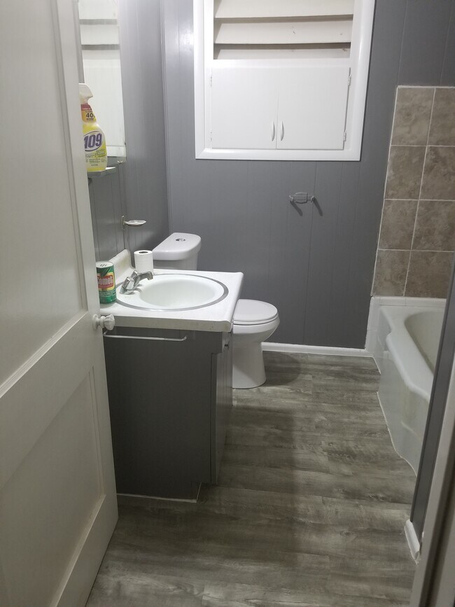 Photo - 1888 Delaware St