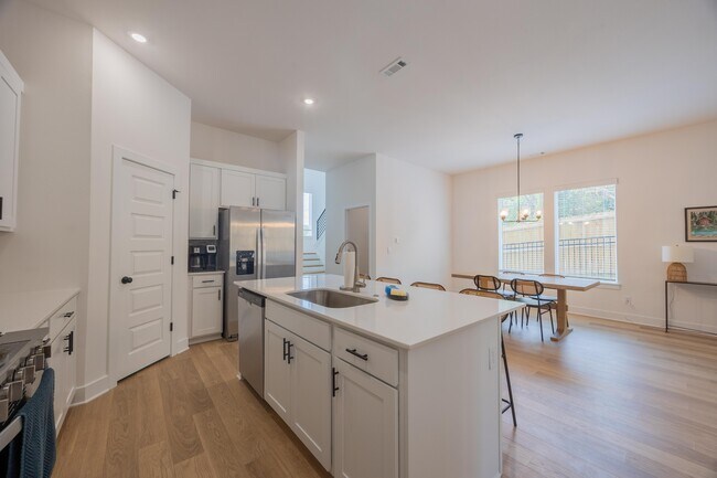 Photo - 1810 E Fiji St
