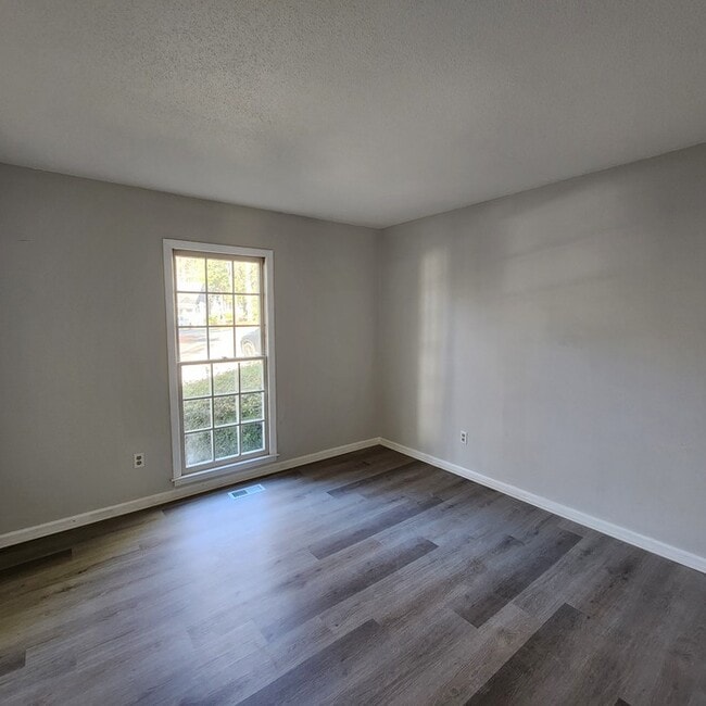 Photo - 5712 Finsbury Ct