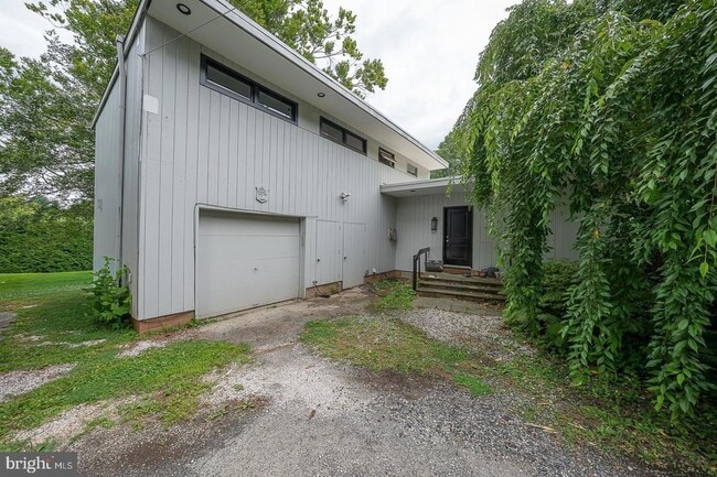 Photo - 701 Mt Pleasant Rd