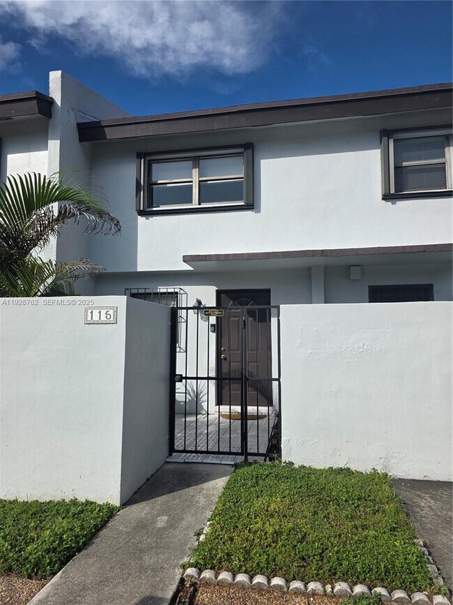 Building Photo - 8000 SW 152nd Ave Unit 115