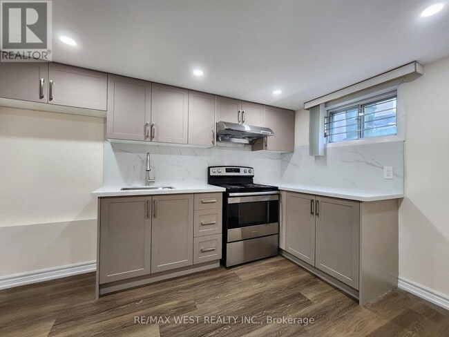 Photo - 105 Crocus Dr