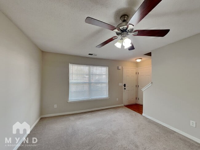 Photo - 227 London Dr