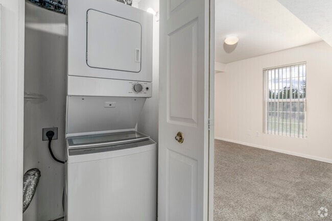 Cathedral Level - 2BR, 2BA - 1,000SF - Laundry