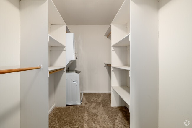 1BR, 1BA w/ Den - Walk-In Closet with Laundry