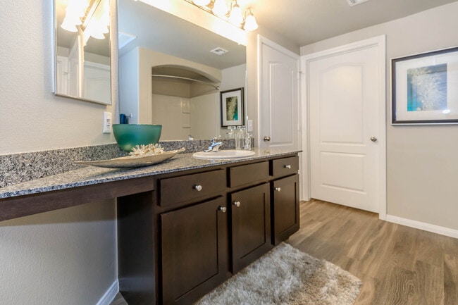 El Dorado 928 SQFT 1 Bed 1 Bath