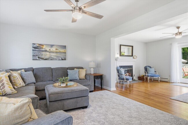 Photo - 59 Peconic Ave