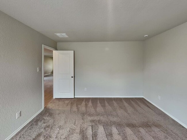 Photo - 10618 Varmus Dr