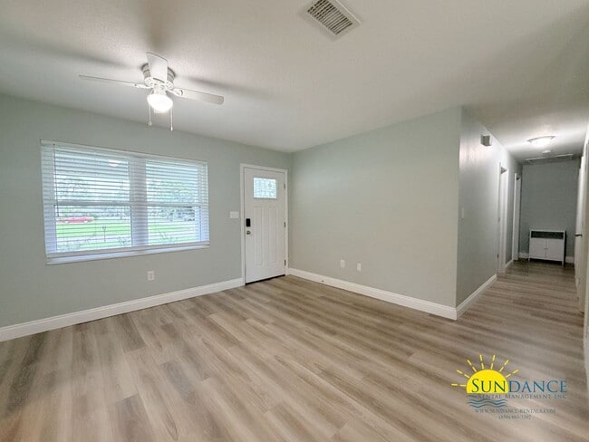 Photo - 234 Deluna Rd SW