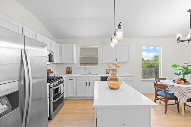 Photo - 406 Covent Dr