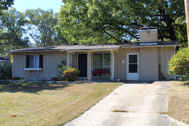 Building Photo - 10 Birchwood Cir Rental