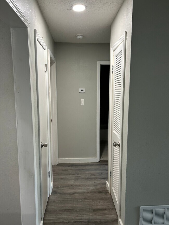 Photo - 2508 Oak Forest Dr Unit B