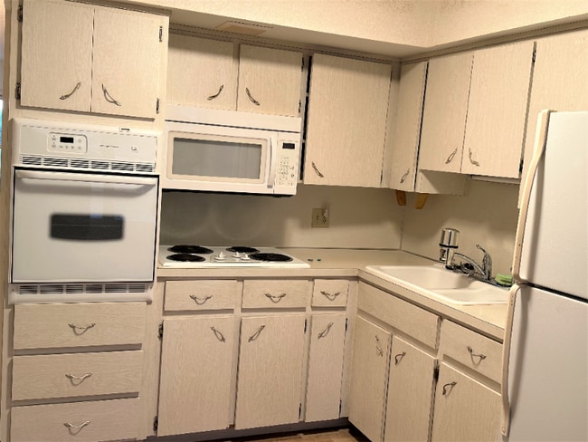 Photo - 2310 Denmark St