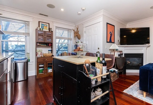 Photo - 632 E Broadway Unit 4