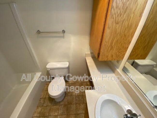 Photo - 509 E Curtis St Unit Apt. 101
