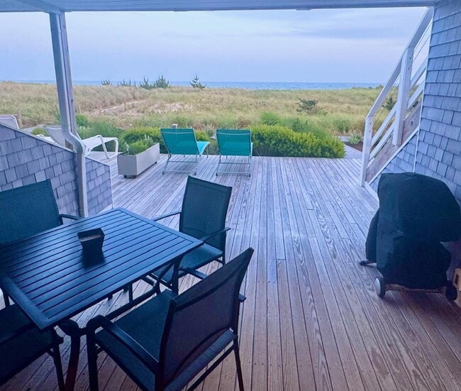 Building Photo - 539 Dune Rd Unit 27 Rental