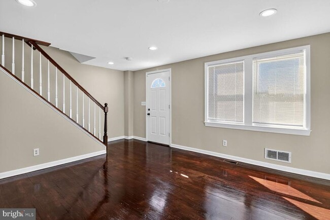 Building Photo - 3814 Erdman Ave