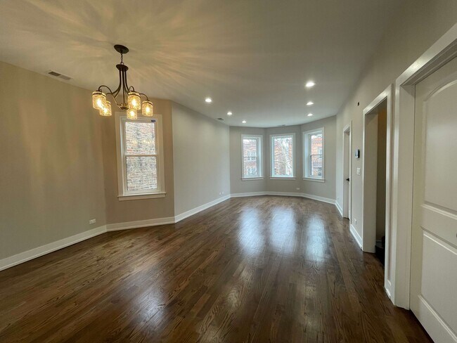 Photo - 3141 N Ridgeway Ave Unit 2