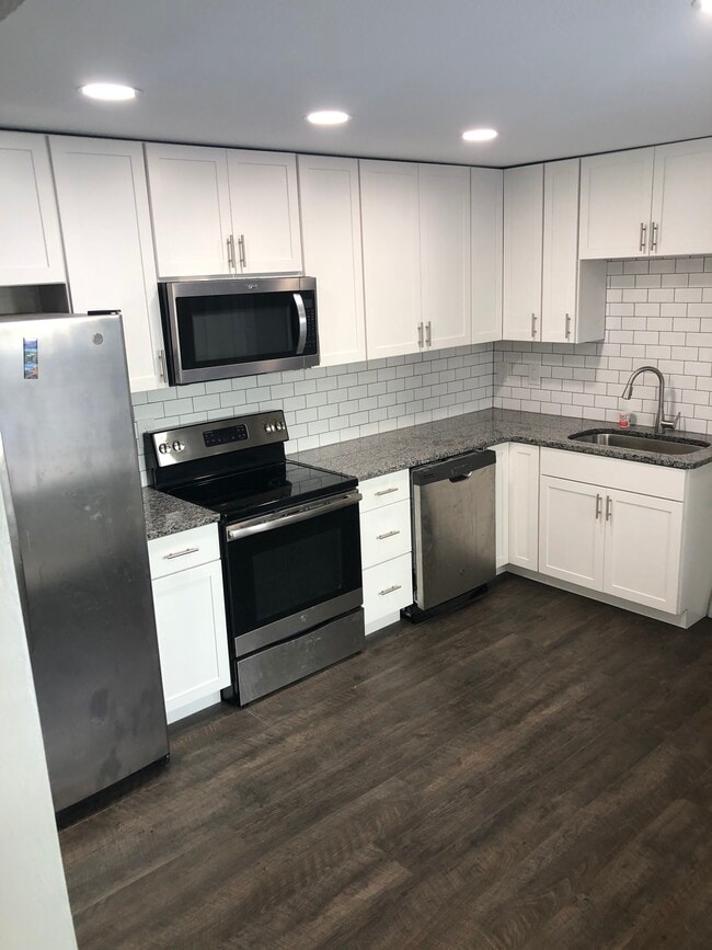 Photo - 11 Autumnwood Trl