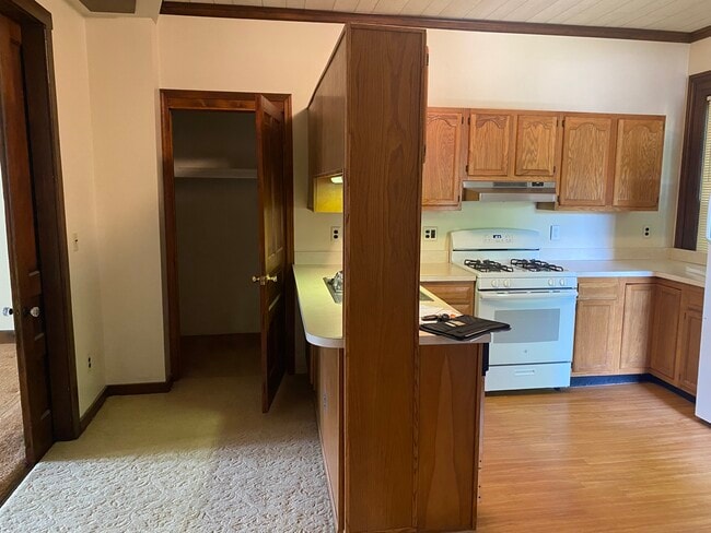 Kitchen/closet