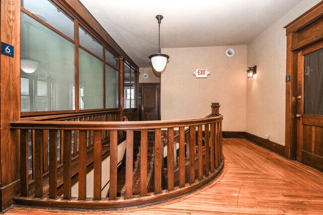 Photo - 115 E University St Unit 4