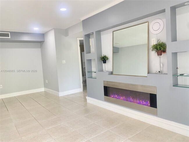 Photo - 4255 N University Dr Unit 304