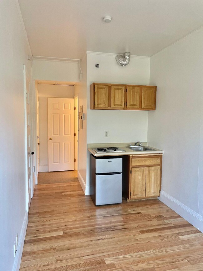 Photo - 1067 Beacon St Rental