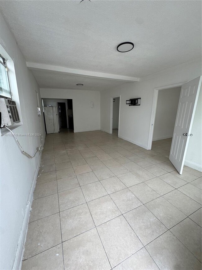 Photo - 517 NW 1st Ave Apartamento Unidad 1-4