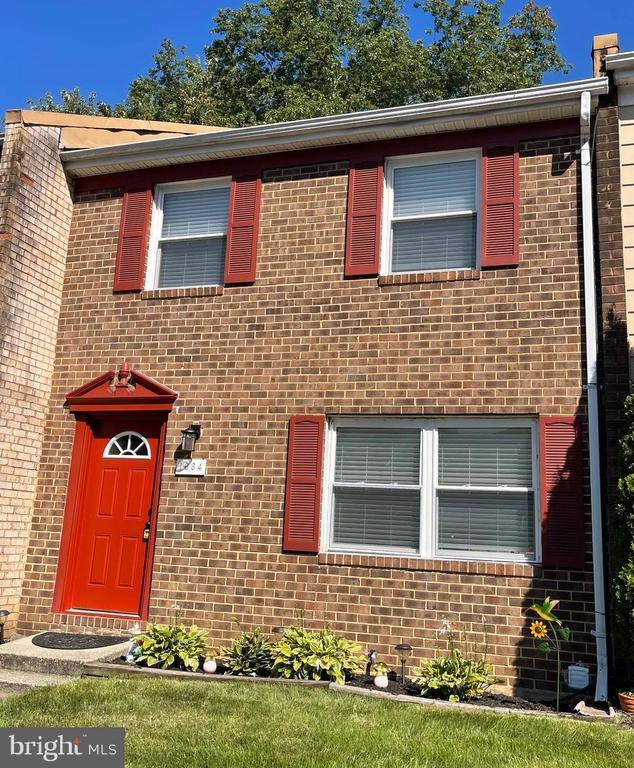 Photo - 1664 Yorktown Ct Townhome