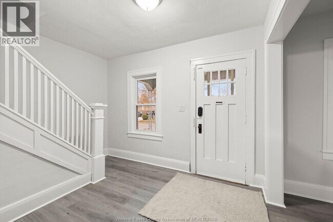 Photo - 1060 Lawrence Rd