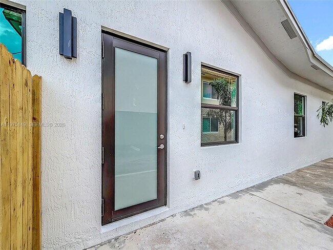 Photo - 410 NW 41st St Unit 410