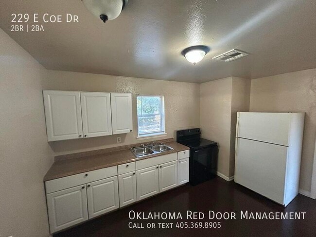 Photo - 229 E Coe Dr