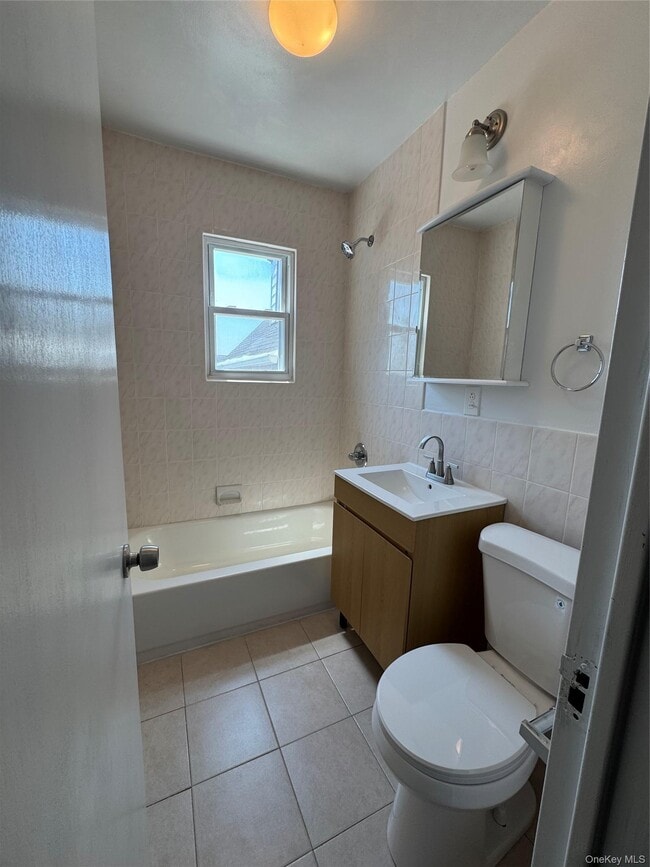 Photo - 3922 Amundson Ave