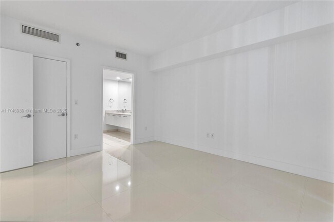 Photo - 55 SE 6th St Unit 3605