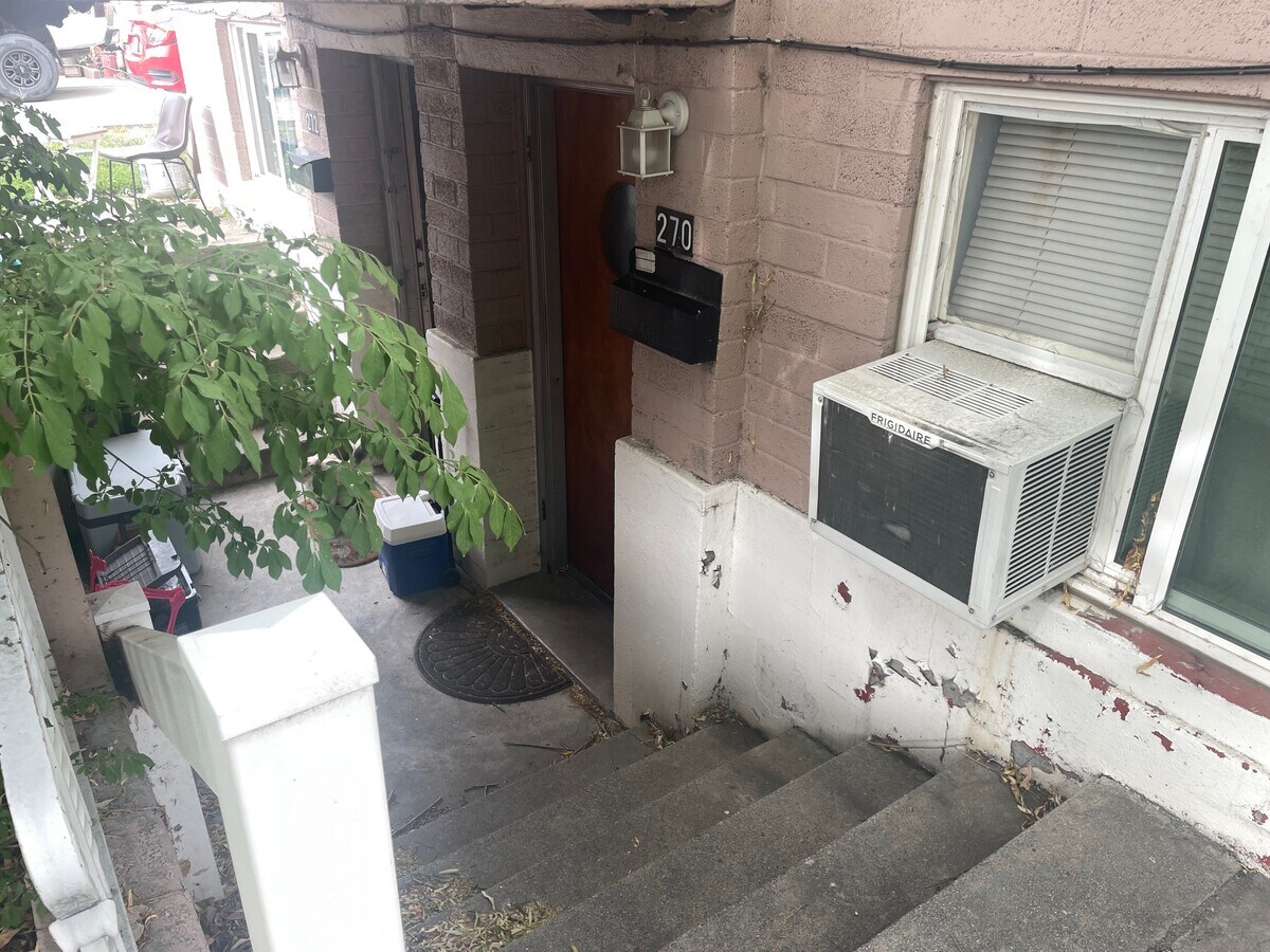 Photo - 270 600 W Townhome