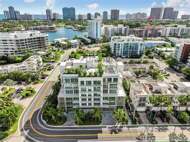 Building Photo - 10281 W Bay Harbor Dr Unit 201