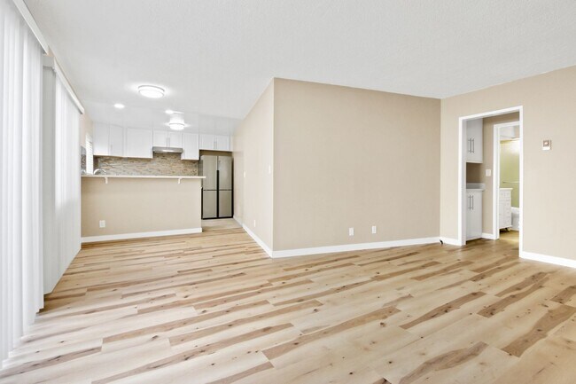 1234 Wellesley Ave Unit 01