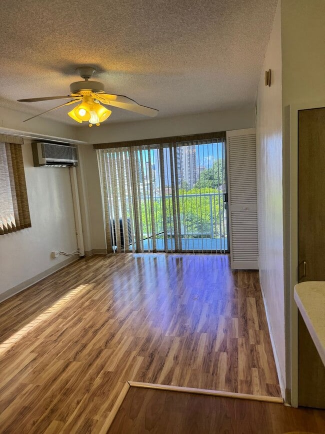 Photo - Central location! 1 bedroom, 1 bath, 1 parking. - Pet Possible - Available Now! Unit 21