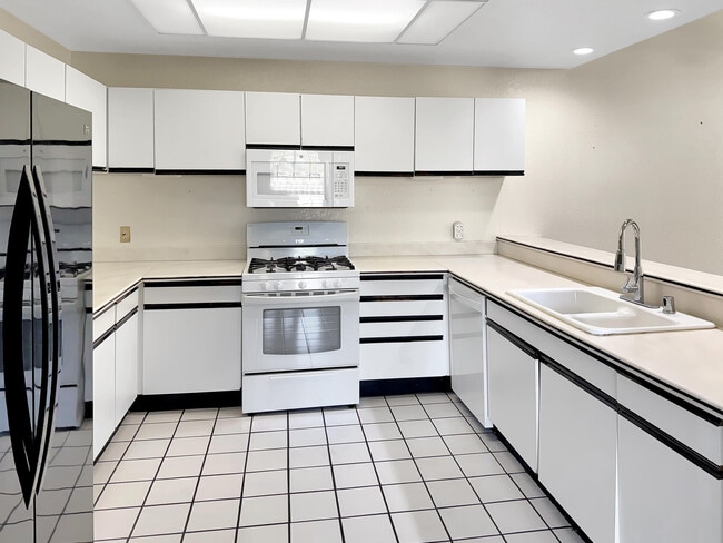 Photo - 2601 S Broadmoor Dr Unit 66