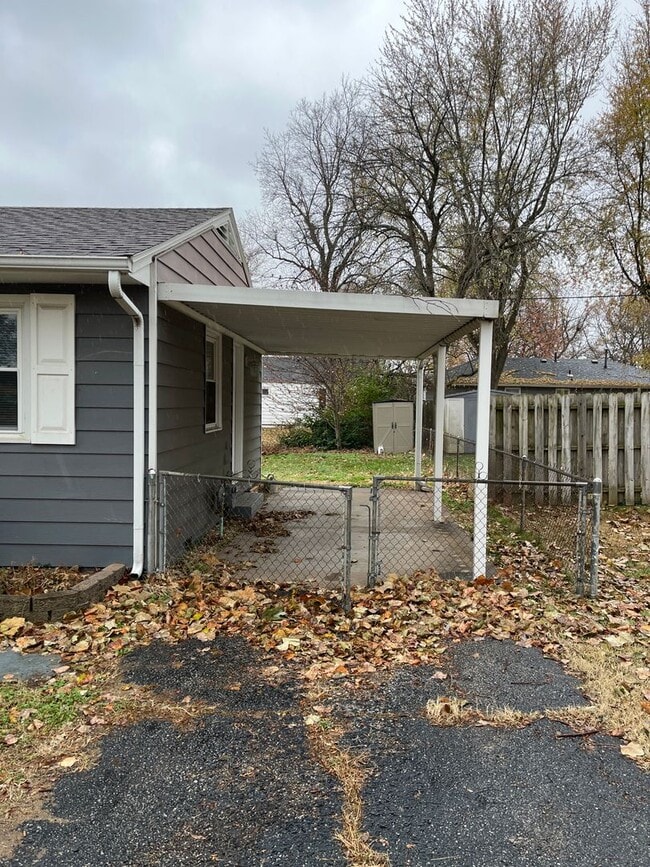 Photo - Centrally located 3 bedroom bungalow READY NOW!