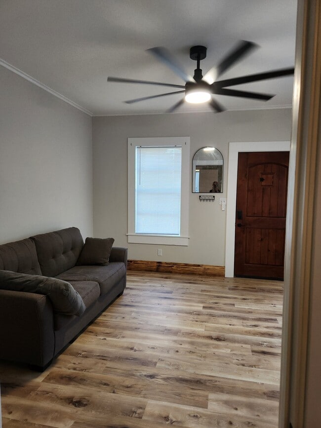 Photo - 3512 Alexander Ave Unit 3512