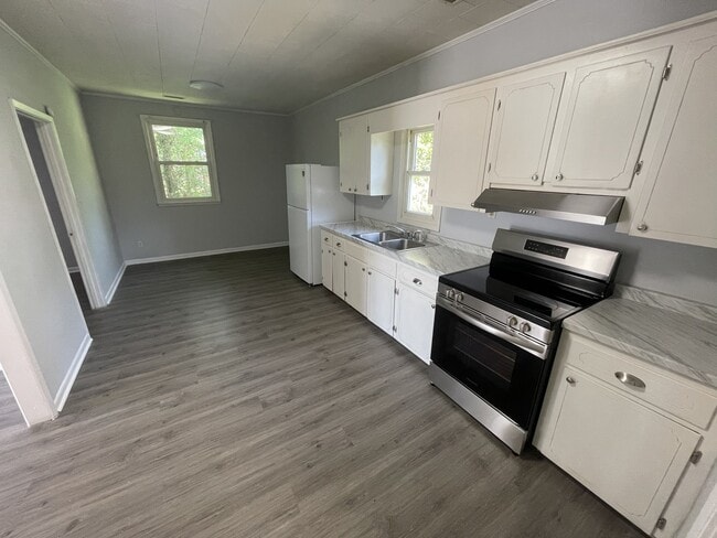 Photo - 3214 28th Ave Dr NE