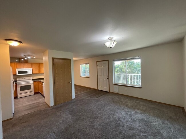 Photo - 3 Bed, 2 Bath close to Downtown Ferndale Unit # 202